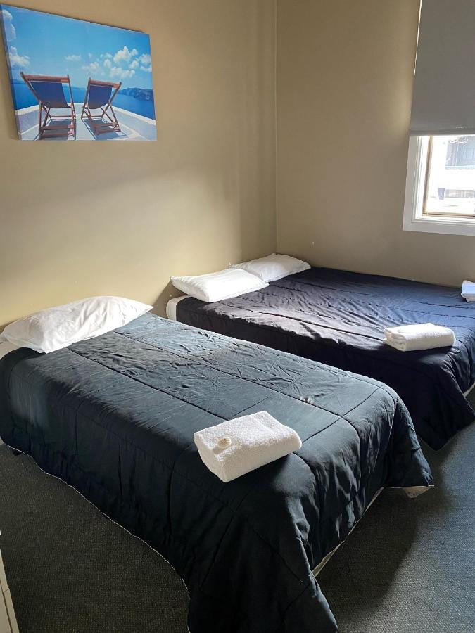 Australian Hotel Янг Екстериор снимка